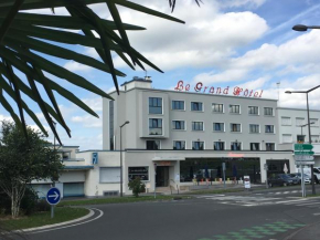 Гостиница Le Grand Hotel  Мобеж